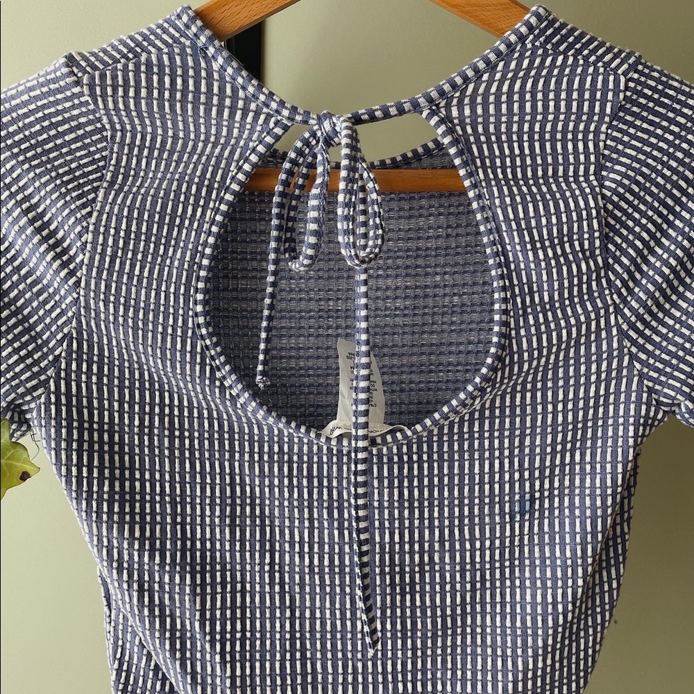 Cropped Tee - Picture 3 of 3
